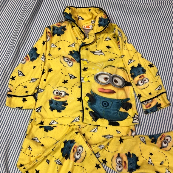 2 Boys Size 2T pajama sets. - Picture 2 of 7